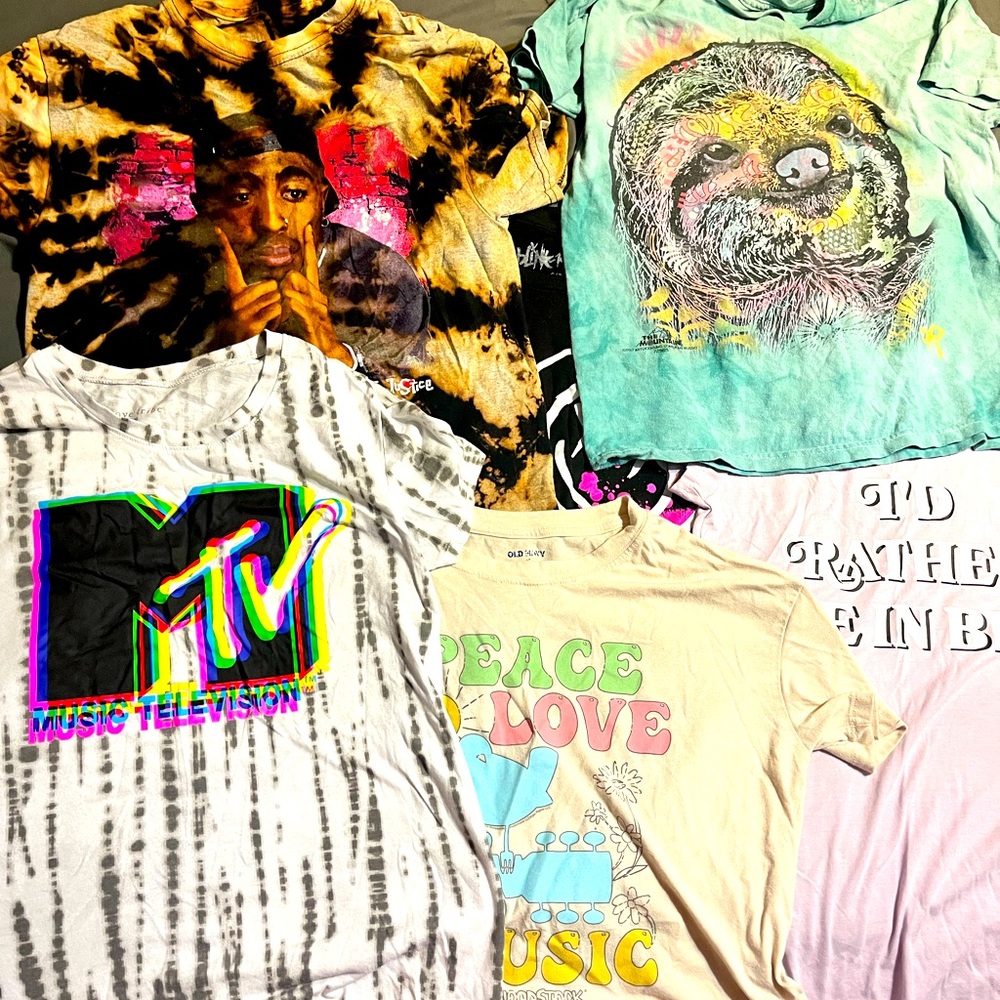 Teen/Woman 6 Graphic Tee Lot-MTV-Sloth-Bed-80s-PEACE-SMALL AND MEDIUM